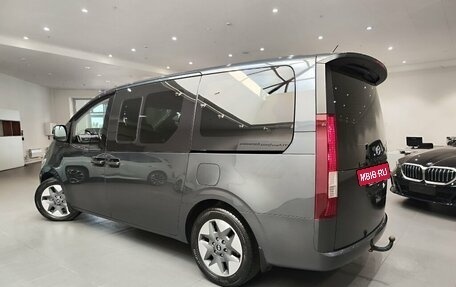 Hyundai Staria, 2021 год, 3 950 000 рублей, 4 фотография