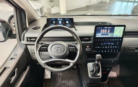 Hyundai Staria, 2021 год, 3 950 000 рублей, 19 фотография