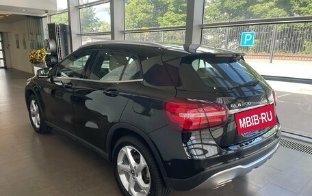 Mercedes-Benz GLA, 2018 год, 3 200 000 рублей, 3 фотография