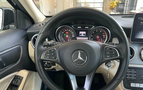 Mercedes-Benz GLA, 2018 год, 3 200 000 рублей, 10 фотография