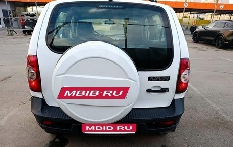 Chevrolet Niva I рестайлинг, 2017 год, 600 000 рублей, 2 фотография