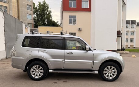 Mitsubishi Pajero IV, 2010 год, 2 000 000 рублей, 2 фотография