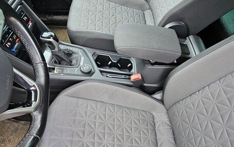 Volkswagen Tiguan II, 2021 год, 3 350 000 рублей, 12 фотография