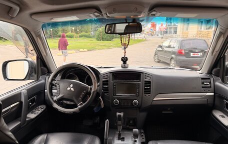 Mitsubishi Pajero IV, 2010 год, 2 000 000 рублей, 10 фотография