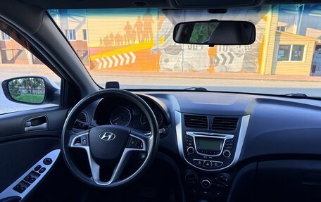 Hyundai Solaris II рестайлинг, 2013 год, 915 000 рублей, 18 фотография