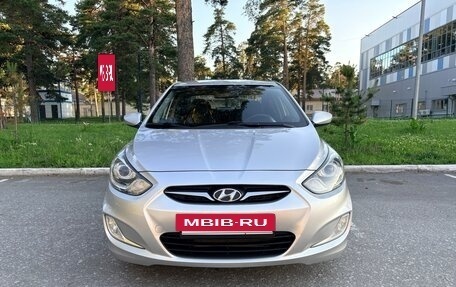 Hyundai Solaris II рестайлинг, 2013 год, 915 000 рублей, 2 фотография