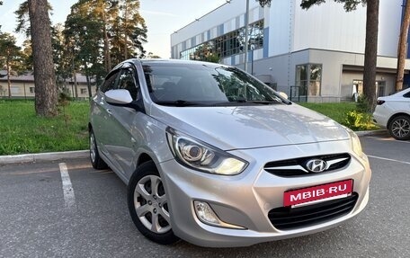 Hyundai Solaris II рестайлинг, 2013 год, 915 000 рублей, 26 фотография