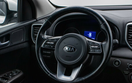 KIA Sportage IV рестайлинг, 2020 год, 2 330 000 рублей, 16 фотография