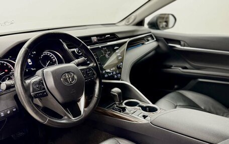 Toyota Camry, 2020 год, 2 920 000 рублей, 10 фотография