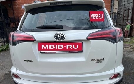 Toyota RAV4, 2017 год, 2 600 000 рублей, 3 фотография