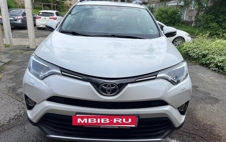 Toyota RAV4, 2017 год, 2 600 000 рублей, 6 фотография