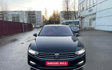 Volkswagen Passat B8 рестайлинг, 2021 год, 2 790 000 рублей, 2 фотография