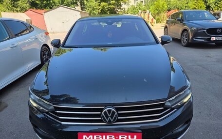 Volkswagen Passat B8 рестайлинг, 2021 год, 2 790 000 рублей, 14 фотография