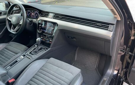 Volkswagen Passat B8 рестайлинг, 2021 год, 2 790 000 рублей, 34 фотография