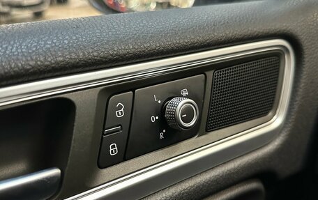 Volkswagen Touareg III, 2015 год, 2 470 000 рублей, 11 фотография