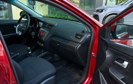KIA Rio III рестайлинг, 2017 год, 997 000 рублей, 23 фотография