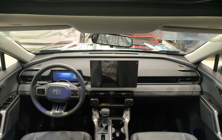 Toyota RAV4, 2026 год, 4 250 000 рублей, 17 фотография