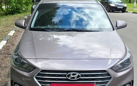 Hyundai Solaris II рестайлинг, 2018 год, 1 850 000 рублей, 1 фотография