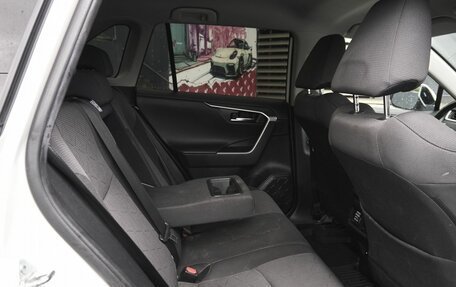 Toyota RAV4, 2021 год, 3 100 000 рублей, 7 фотография