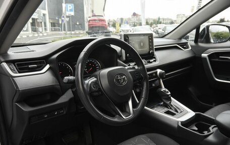 Toyota RAV4, 2021 год, 3 100 000 рублей, 5 фотография