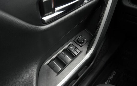 Toyota RAV4, 2021 год, 3 100 000 рублей, 12 фотография