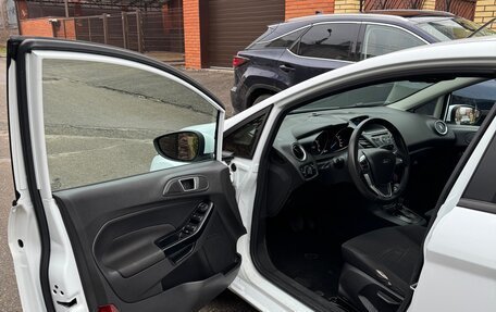 Ford Fiesta, 2015 год, 819 000 рублей, 8 фотография