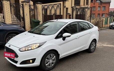 Ford Fiesta, 2015 год, 819 000 рублей, 2 фотография