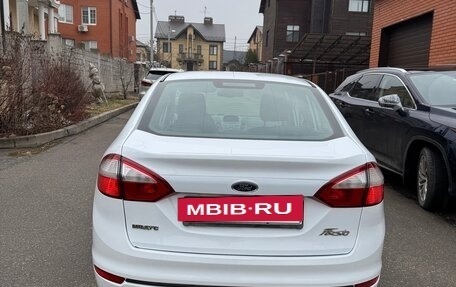 Ford Fiesta, 2015 год, 819 000 рублей, 4 фотография