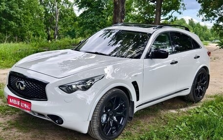 Infiniti FX II, 2012 год, 2 100 000 рублей, 1 фотография