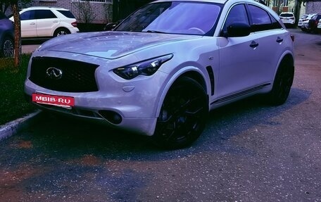 Infiniti FX II, 2012 год, 2 100 000 рублей, 6 фотография