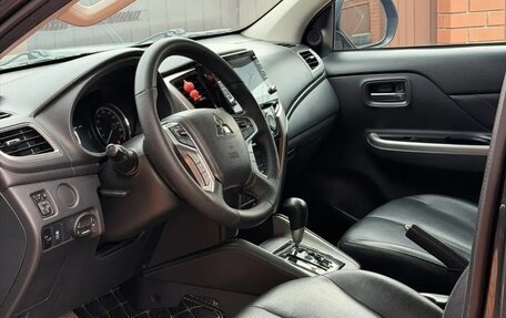 Mitsubishi L200 IV рестайлинг, 2021 год, 3 050 000 рублей, 5 фотография