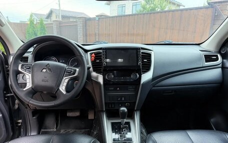 Mitsubishi L200 IV рестайлинг, 2021 год, 3 050 000 рублей, 7 фотография