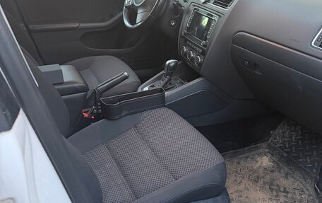 Volkswagen Jetta VI, 2014 год, 1 300 000 рублей, 3 фотография