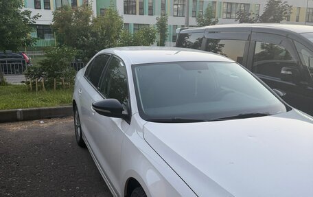 Volkswagen Jetta VI, 2014 год, 1 300 000 рублей, 2 фотография