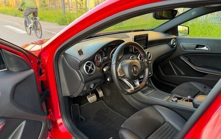 Mercedes-Benz A-Класс, 2017 год, 1 690 000 рублей, 14 фотография
