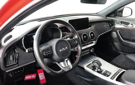 KIA Stinger I, 2023 год, 3 989 000 рублей, 10 фотография