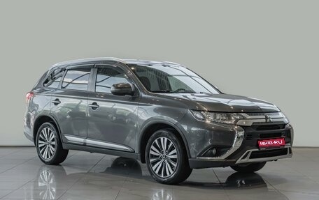 Mitsubishi Outlander III рестайлинг 3, 2019 год, 2 000 000 рублей, 1 фотография