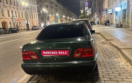 Mercedes-Benz E-Класс, 1998 год, 525 000 рублей, 9 фотография