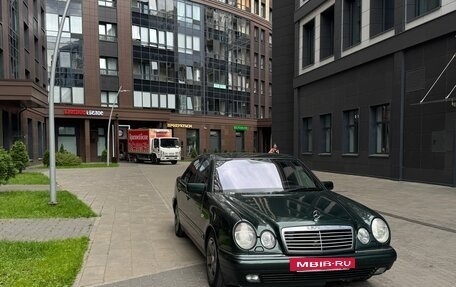 Mercedes-Benz E-Класс, 1998 год, 525 000 рублей, 11 фотография