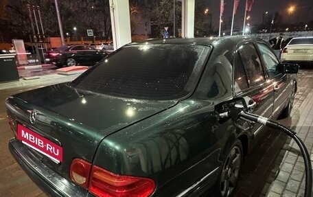 Mercedes-Benz E-Класс, 1998 год, 525 000 рублей, 6 фотография