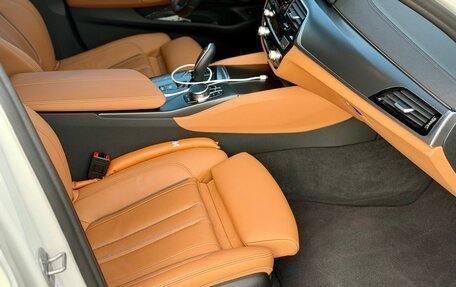 BMW 5 серия, 2022 год, 5 690 000 рублей, 15 фотография