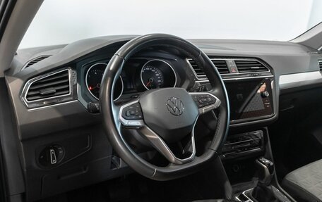 Volkswagen Tiguan II, 2021 год, 3 295 800 рублей, 5 фотография