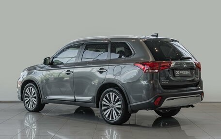 Mitsubishi Outlander III рестайлинг 3, 2019 год, 2 000 000 рублей, 2 фотография
