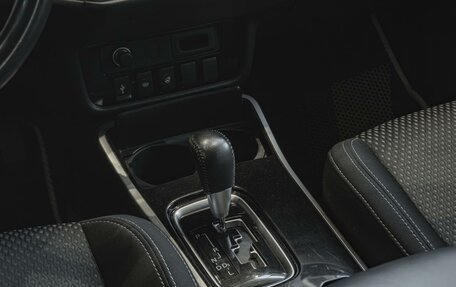 Mitsubishi Outlander III рестайлинг 3, 2019 год, 2 000 000 рублей, 15 фотография