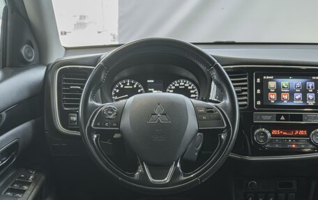 Mitsubishi Outlander III рестайлинг 3, 2019 год, 2 000 000 рублей, 22 фотография