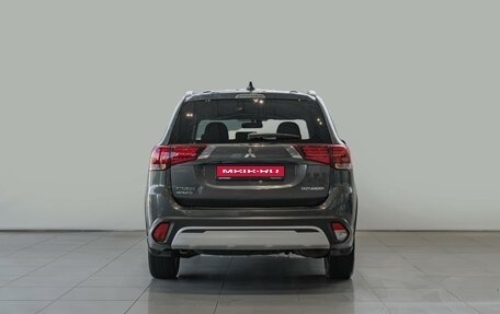 Mitsubishi Outlander III рестайлинг 3, 2019 год, 2 000 000 рублей, 4 фотография