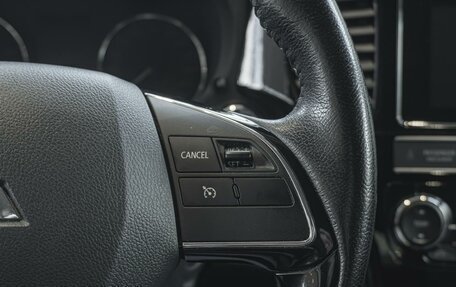 Mitsubishi Outlander III рестайлинг 3, 2019 год, 2 000 000 рублей, 24 фотография