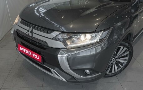 Mitsubishi Outlander III рестайлинг 3, 2019 год, 2 000 000 рублей, 6 фотография