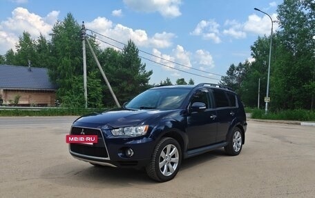 Mitsubishi Outlander III рестайлинг 3, 2011 год, 1 250 000 рублей, 4 фотография