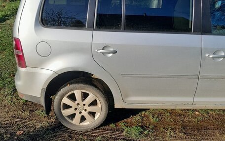Volkswagen Touran III, 2010 год, 545 000 рублей, 4 фотография